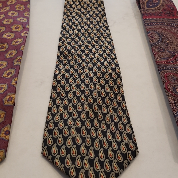 Burberrys of London Ties, set of 4 Silk Ties. - Picture 6 of 8